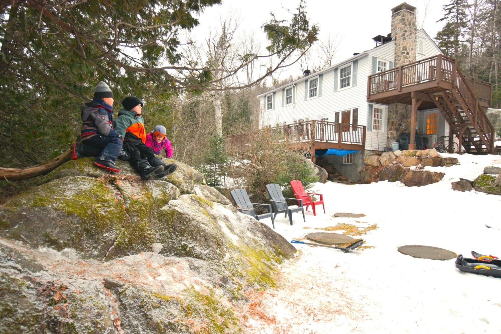 Le Partage Lodge: Destination Plein Air Et Sociale Val-Morin Zewnętrze zdjęcie